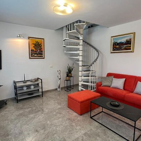 Classy Apartment With Garden View Laura Portoroz Luaran gambar