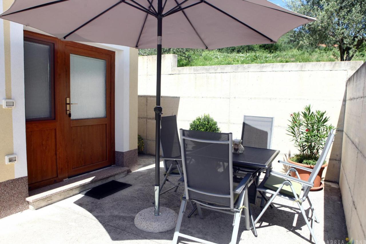 Classy Apartment With Garden View Laura Portoroz Luaran gambar